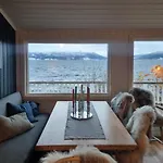 Feriehus By The Sea With Activities In Stangvika *